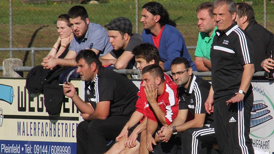 Erfahrener Coach: Utz Löffler (rechts), im dritten Jahr bei der TSG Ellingen.    Foto: Mühling