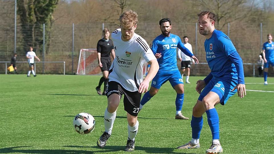 Rune Möller (TSV Kronshagen) legte mit dem Blitzstart den Grundstein für ein gutes Rennen. Rechts Erik Wegner 8TSV Friedrichsberg-Busdorf).