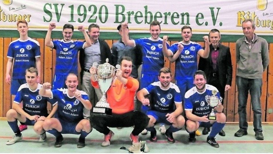 Der SV Breberen feierte den Gewinn des Gangelter Hallenfußball-Gemeindepokal 2019, in einem hochspannenden Finale wurde gegen FC Concordia Stahe-Niederbusch mit 2:1 (1:1) nach Entscheidungsschießen gewonnen. Foto: agsb