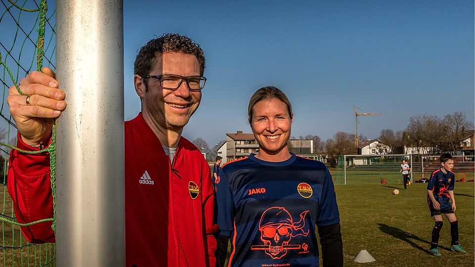 Profitieren von Stefan Aigners Engagement: Kai Buschmann und Sonja Schuster kamen mit ihrer D2-Jugend des TSV Otterfing bereits in den Genuss eines Trainings mit dem Ex-Profi.