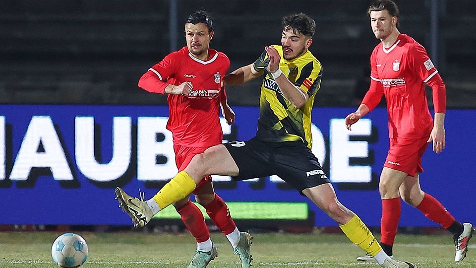 Daniel Gerstmayer (in gelb-schwarz) kehrt nach einem Jahr beim VFC Plauen in die Regionalliga Bayern zurück.