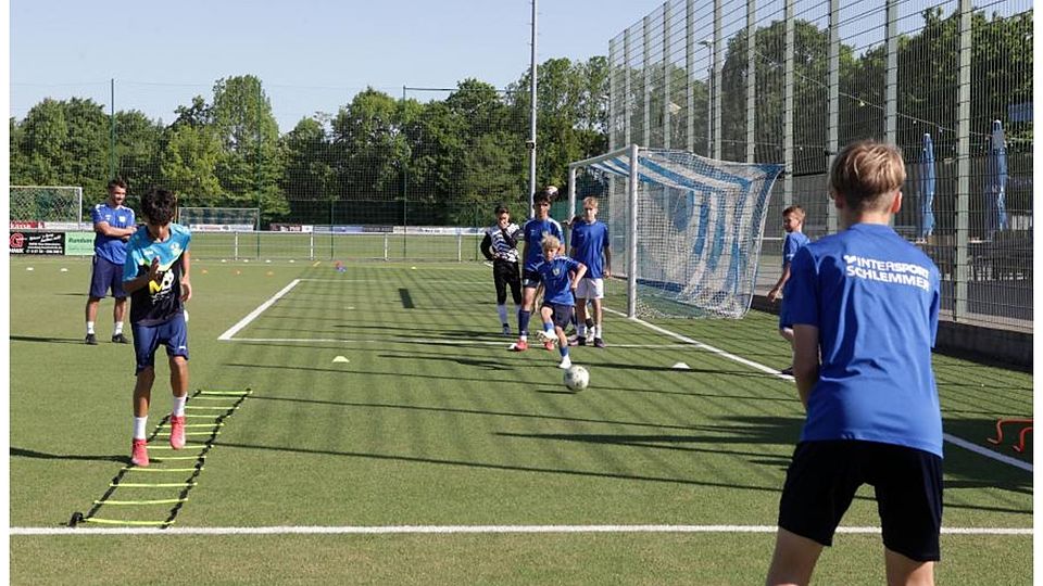 Die Nachwuchsbereiche des TSV Gau-Odernheim, hier die U12 beim Training, und der SG Rhein-Selz machen in der Jugend künftig gemeinsame Sache.	Foto: Axel Schmitz/pakalski-press