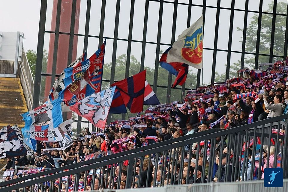Den Fans des KFC wurde ein neuer Sportdirektor präsentiert.