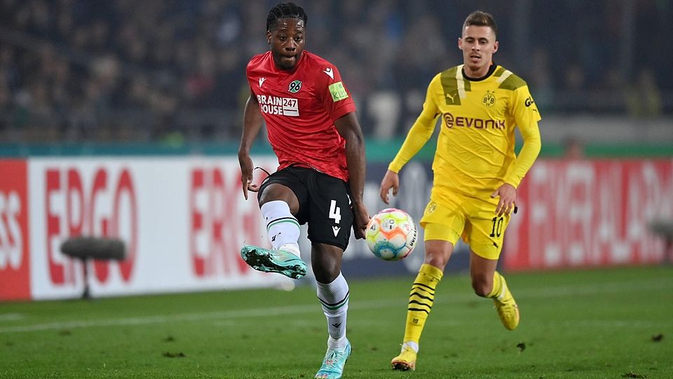 Bayern-Leihgabe Bright Arrey-Mbi spielte im Pokal 90 Minuten gegen Borussia Dortmund.