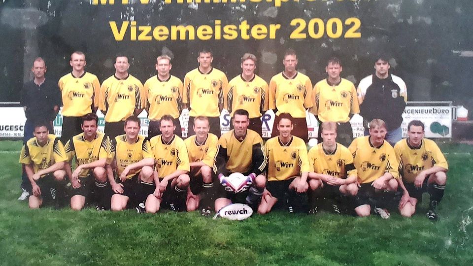 Viele bekannte Gesichter auf dem Mannschaftsfoto von damals.