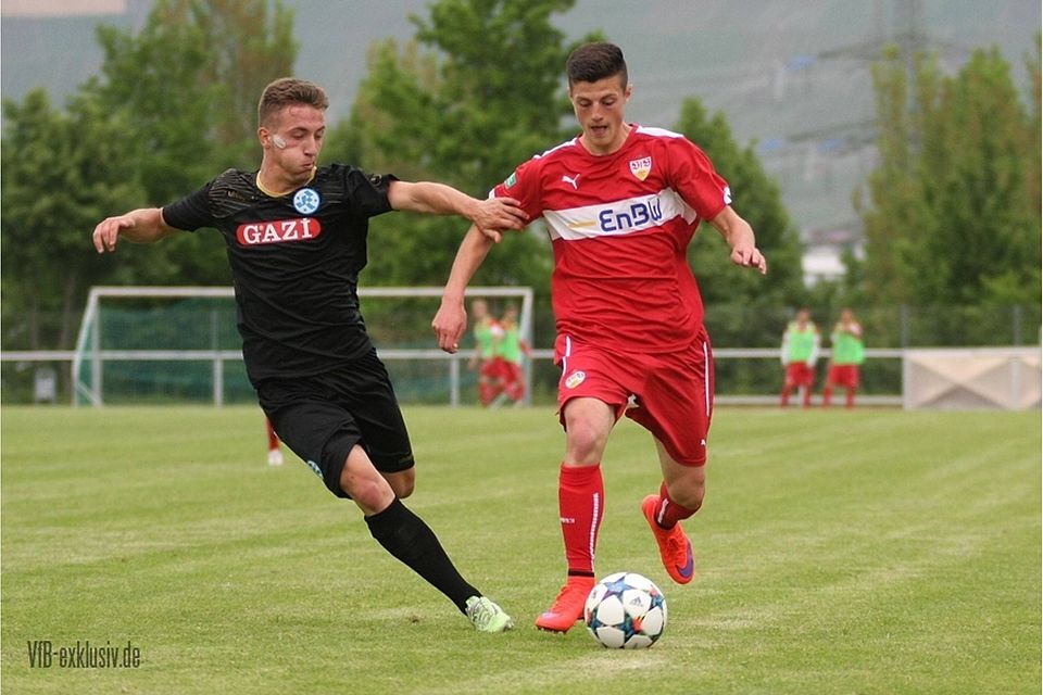Dijon Ramaj, hir im WFV-Pokalfinale gegen die Stuttgarter Kickers, traf vom Elfmeterpunkt gegen Eintracht Frankfurt. Foto: Lommel