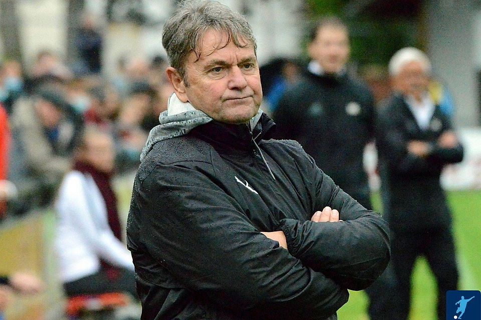 Sepp Schuderer soll die Huthgartenkicker im Frühjahr noch nach Möglichkeit in die Regionalliga führen 