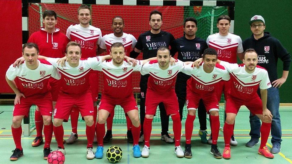 Jetzt wird's ernst: diese Mannschaft kämpft am Samstagabend um den Halbfinaleinzug bei der Deutschen Futsal-Meisterschaft. Foto: Verein