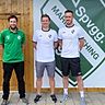 Mariaposchings Sportlicher Leiter Manfred Rauschendorfer (links) mit dem neuen Trainergespann Stefan Hundshammer (mitte) und Tobias Fuchs (rechts)