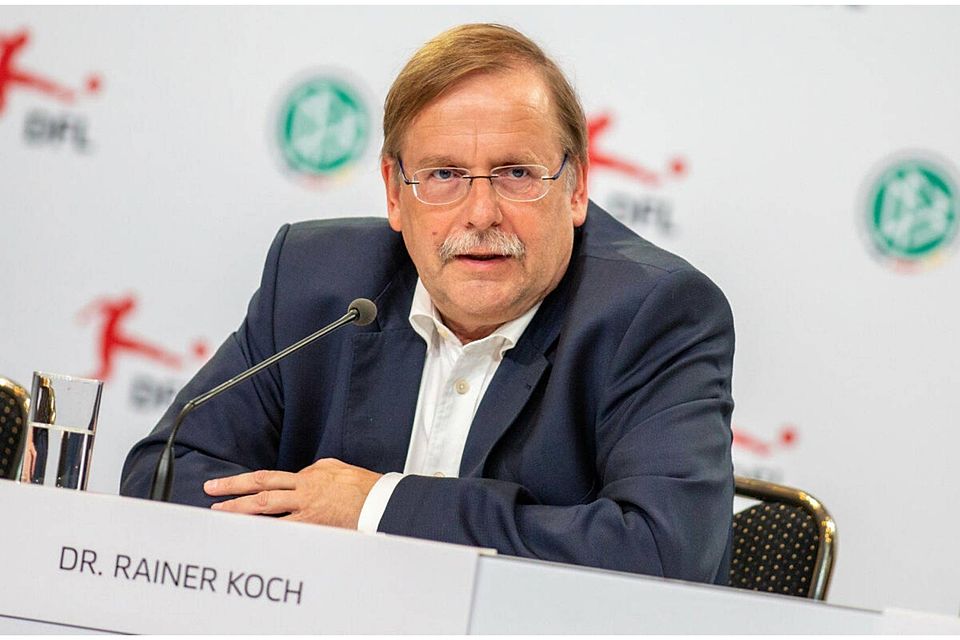 Rainer Koch:„Diejenigen, die jetzt den Abbruch der 3. Liga fordern, die sollen mal sagen, wie sie sich das mit der neuen Saison vorstellen“.