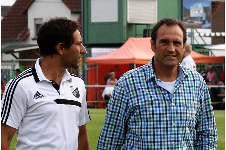 Ziehen an einem Strang: Uwe Frowein, Sportlicher Leiter am Binger Hessenhaus (rechts), und Trainer Nelson Rodrigues. Archivfoto: Mario Luge Foto: