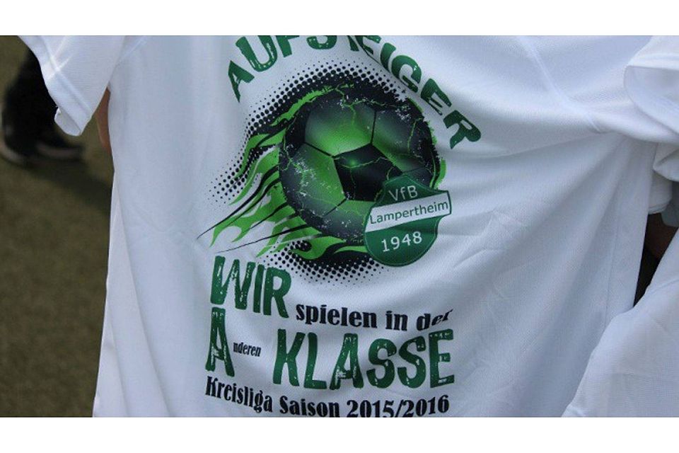 Aufstiegs-Shirts - wie hier der VfB Lampertheim im vergangenen Jahr - will A-Liga-Spitzenreiter Eintracht Bürstadt (noch) nicht vorbereiten. Symbolfoto: Leber