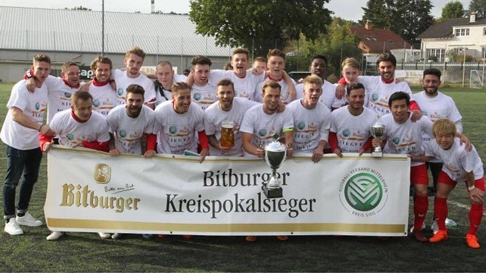 Der FC Hennef 05 wird im Finale des Bitburger-Kreispokals seiner Favoritenrolle gerecht. Fotos: Bröhl