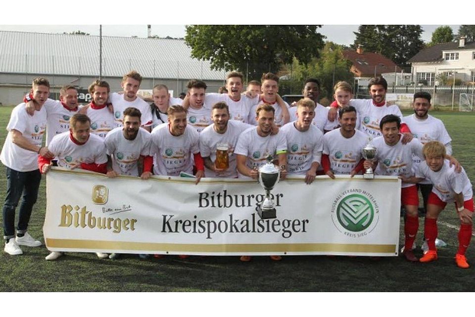 Der FC Hennef 05 wird im Finale des Bitburger-Kreispokals seiner Favoritenrolle gerecht. Fotos: Bröhl