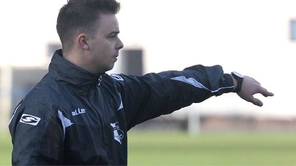 Wechselt vom Jugend- in den Männerbereich: Jung-Trainer Paul Damrow betreut künftig die Fußballer des RSV Maulwürfe. Zuletzt dirigierte er die Junioren des SV Union Neuruppin.  ©MZV/Gunnar Reblin