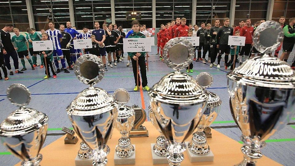 Objekte der Begierde: die Trophäen des arxes-tolina-Cups.