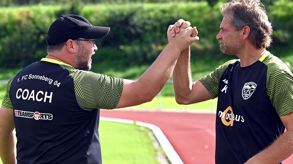 Ronny Röhr (links) macht nach der Saison Schluss als Cheftrainer in Sonneberg. Auch sein Co-Trainer Lutz Krüger (rechts) macht nicht weiter.