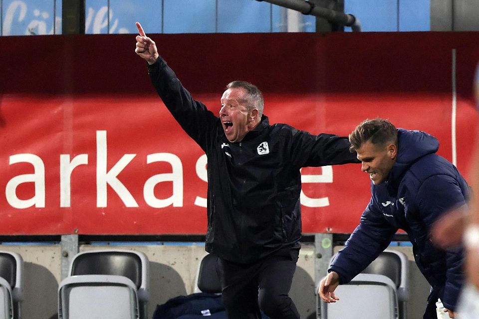 Markus Kauczinski feiert seinen ersten Sieg mit dem TSV 1860.