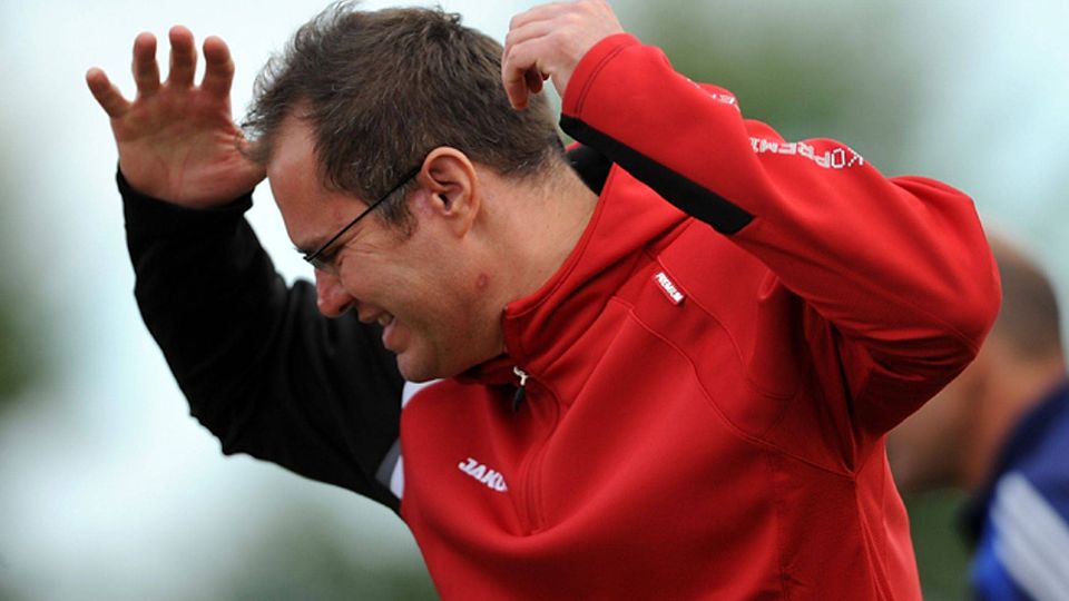 Zeljko Cosic ist ein emotionaler Trainer. Fast aus der Haut fahren kann er, wenn es auf dem Platz nicht so läuft, wie er will.   | Foto: Patrick Seeger