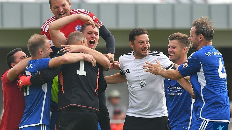 Groß war der Sauertaler Jubel nach dem Sieg über den FC Metterich. Ob es tatsächlich klappt mit dem Aufstieg, ist aber noch offen. 