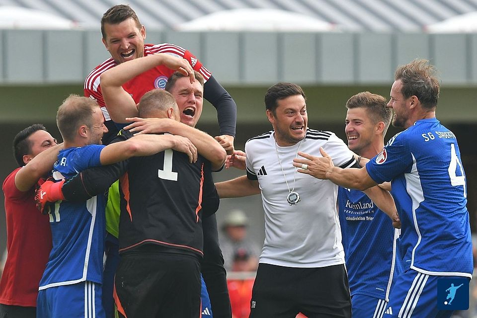 Groß war der Sauertaler Jubel nach dem Sieg über den FC Metterich. Ob es tatsächlich klappt mit dem Aufstieg, ist aber noch offen. Groß war der Sauertaler Jubel nach dem Sieg über den FC Metterich. Ob es tatsächlich klappt mit dem Aufstieg, ist aber noch offen.