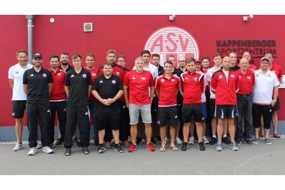 Das Trainerteam des BFV-NLZ Cham mit NLZ-Leiter Uwe Mißlinger (1.v.l.)