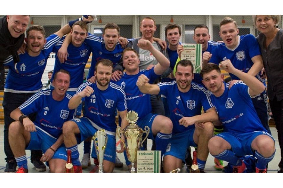 Sieg in Letschin: Die Wriezener vom FSV Blau-Weiß gewinnen den Oderbruchpokal.  ©MOZ/Edgar Nemschok