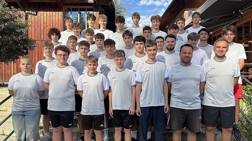 Die beiden B-Juniorenteams der SG SpVgg Mauern holten sich im Trainingslager in Regen gemeinsam den letzten Schliff für die neue Saison.