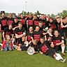 Lok Brandenburg feiert die erfolgreiche Titelverteidigung im Kreispokal.  F: Bock