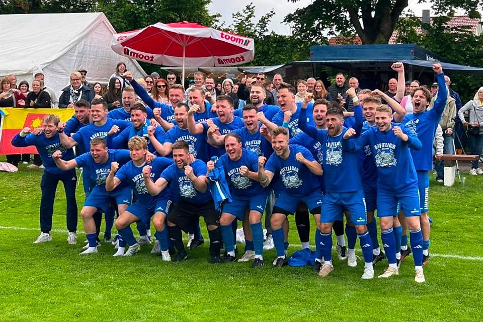 Die SG Sonneborn/Alverdissen ist Meister der Kreisliga A Lemgo. Die SG Sonneborn/Alverdissen ist Meister der Kreisliga A Lemgo.