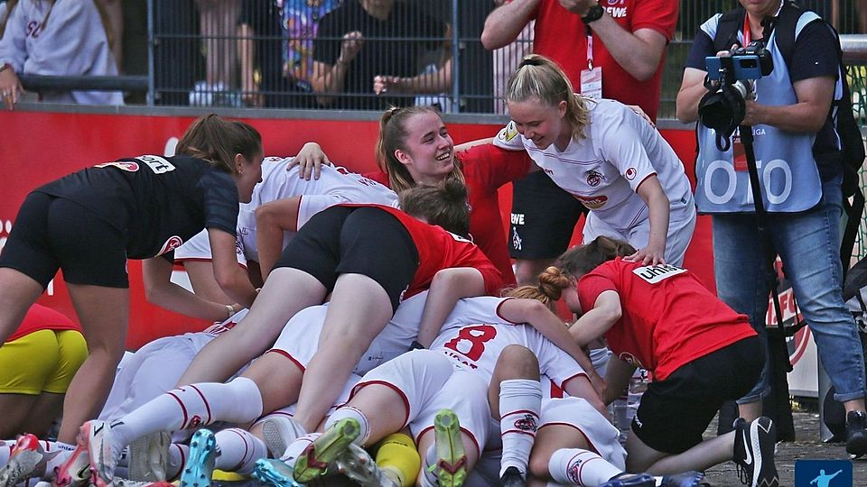 Die zweite Frauen-Mannschaft des 1. FC Köln ist in die 2. Bundesliga aufgestiegen.