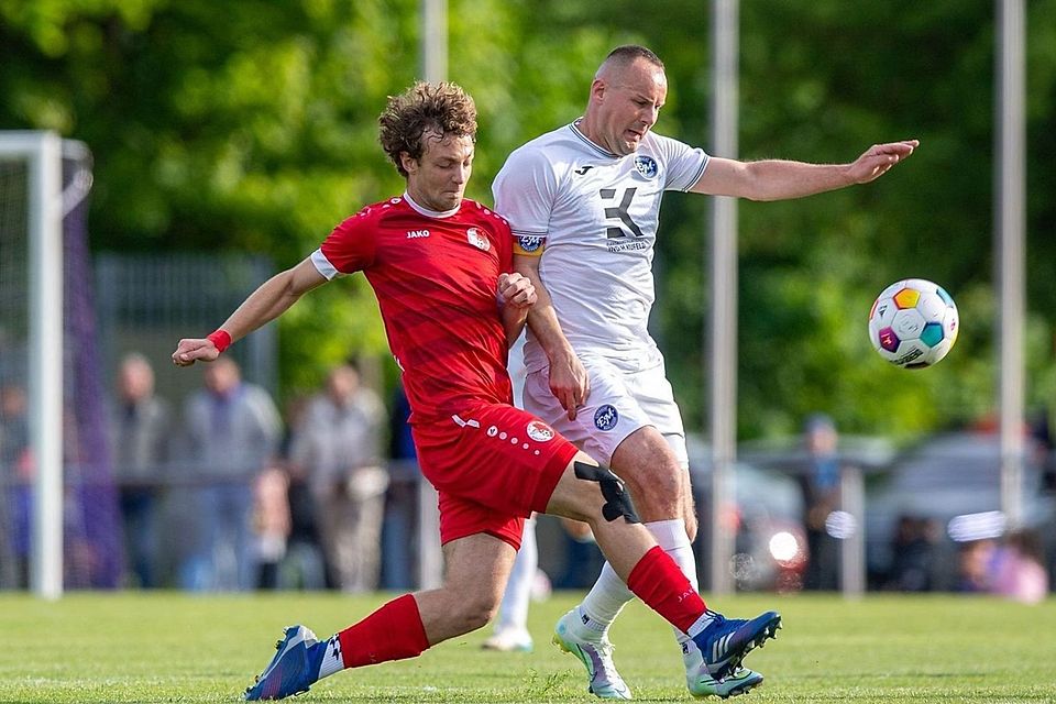 Rocco Capoano (li) klärt gegen Christoph Zorn