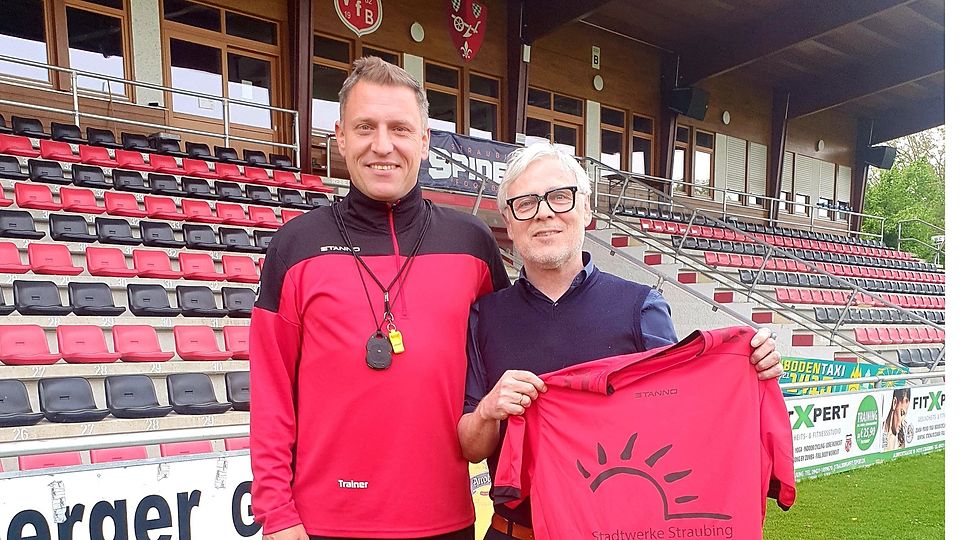 VfB-Geschäftsführer Reinhard Dorner (re.) mit Coach Gregor Mrozek 