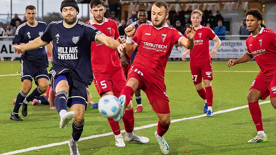 Viel Einsatz auf beiden Seiten: Der VfL Vichttal und Wegberg-Beeck schenkten sich nichts.