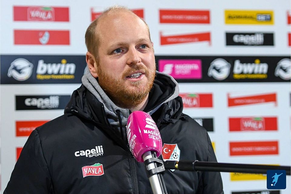 Im Vorfeld des Lübeck-Spiels spricht Andreas Pummer, Trainer von Türkgücü München, über sein erstes Spiel, die mögliche Spielabsage und vielem mehr.