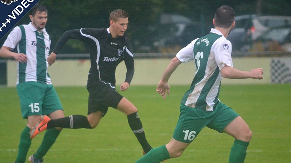 Der TSV Burgfarrnbach (schwarz) hatte an diesem Nachmittag kein Mitleid mit seinem Gegner.