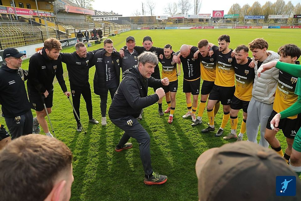 Coach Henrik Schödel als Feierbiest.