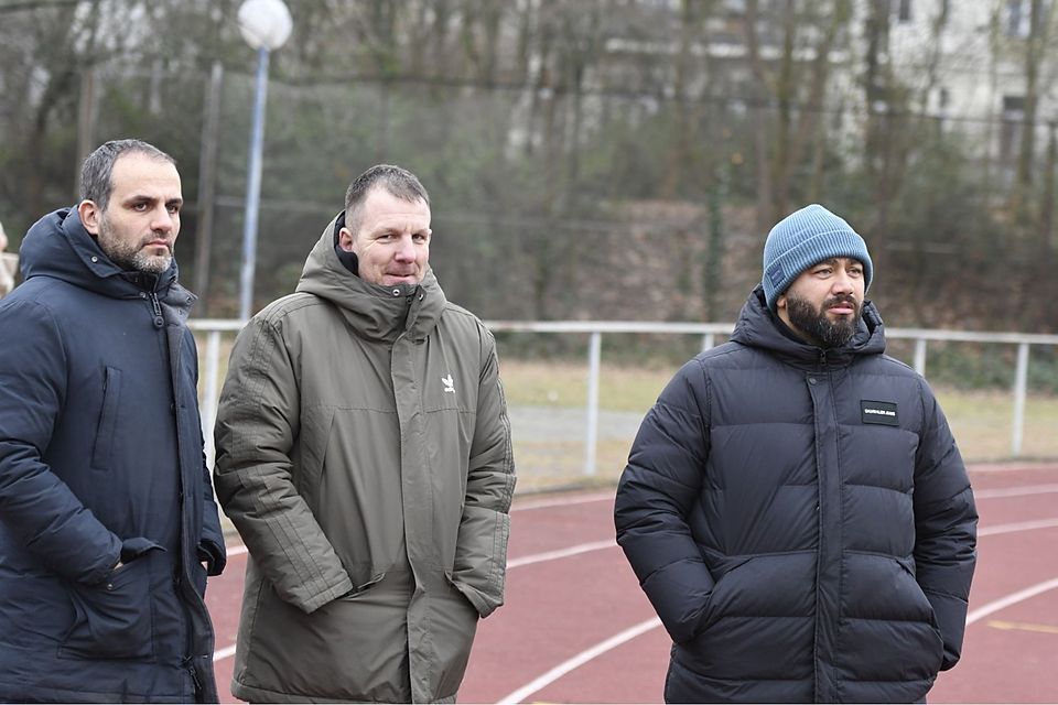 Sportvorstand Ecevit Özman, Lars Mrosko und Hakan Matur (von links nach rechts)