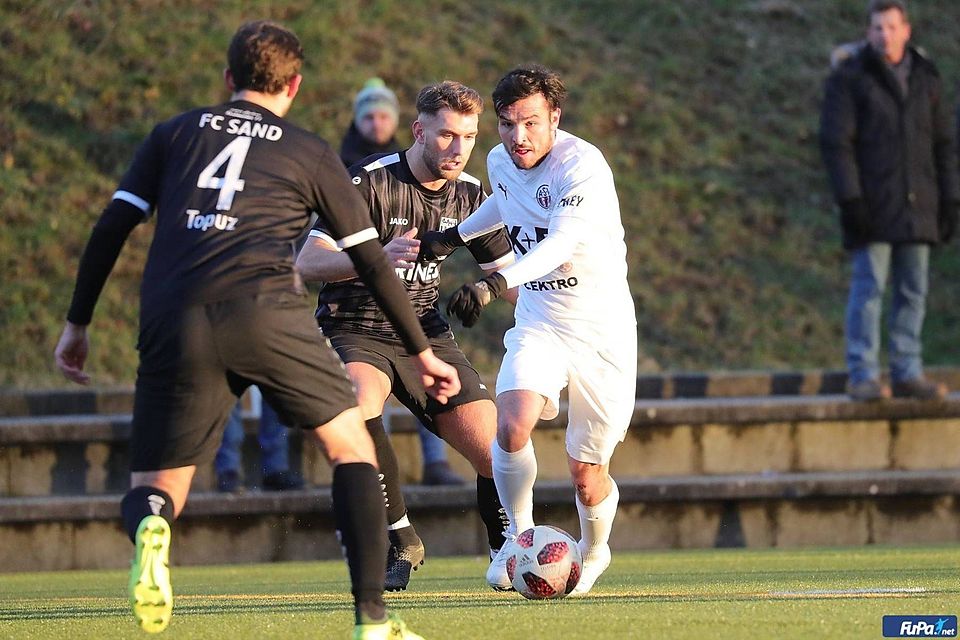 Daniel Engl (weißes Trikot) kehrt nach einer erfolgreichen Zeit beim ASV Cham zur SG Chambtal heim.