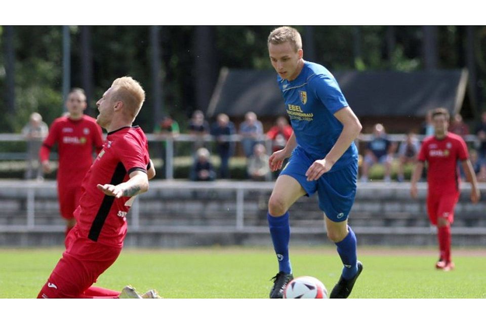 Haldensleben (in blau) möchte am Samstag den 1. FC Lok Stendal in die Knie zwingen.      F: Reinhardt