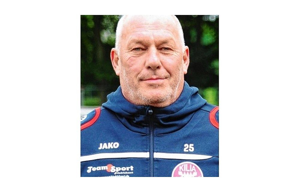 Ältester Spieler der Saison: Norbert Heckmann, Torwart-Trainer beim FC Kilia Kiel, verzeichnete mit 60 Jahren noch einen Einsatz im Tor. Foto: Stark