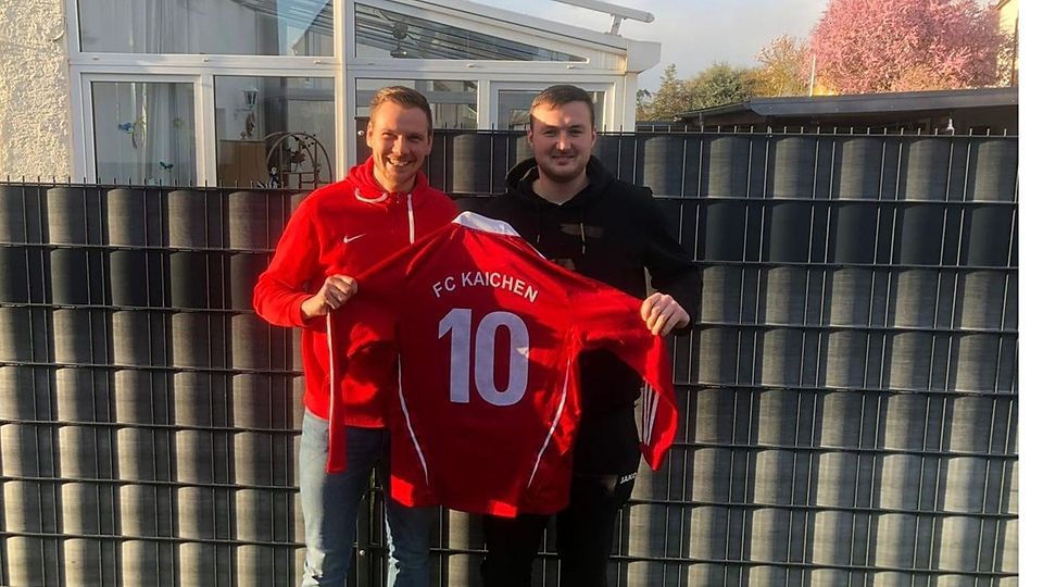 Marco Weber (links) läuft fortan für den FC Kaichen auf.