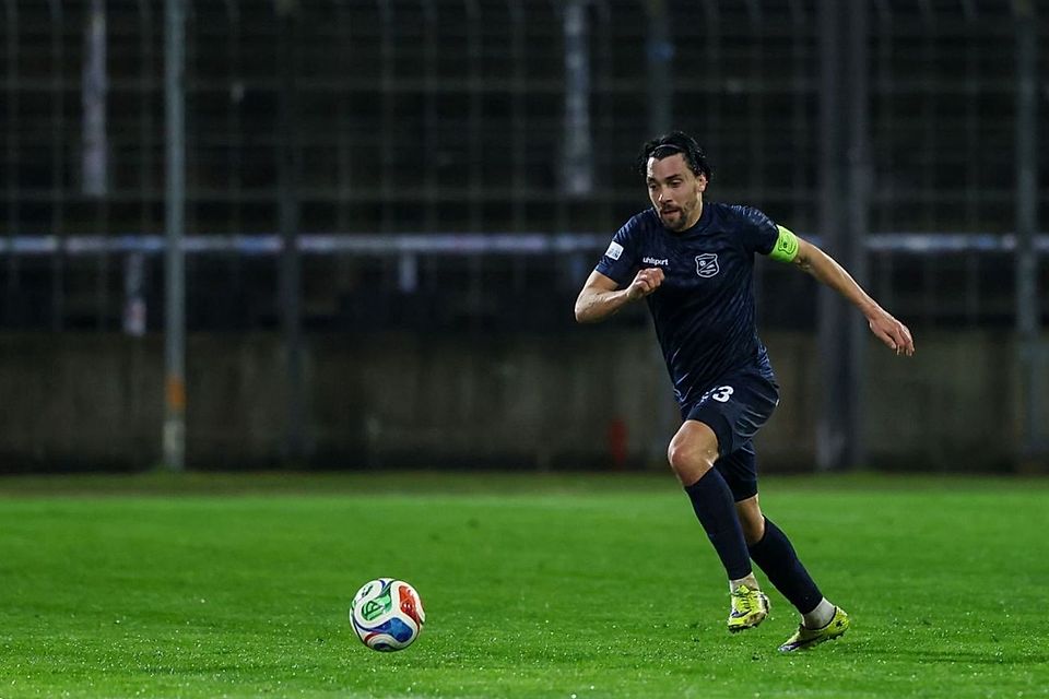 Markus Schwabl und die SpVgg Unterhaching treffen im Topsiel auf Illertissen. 