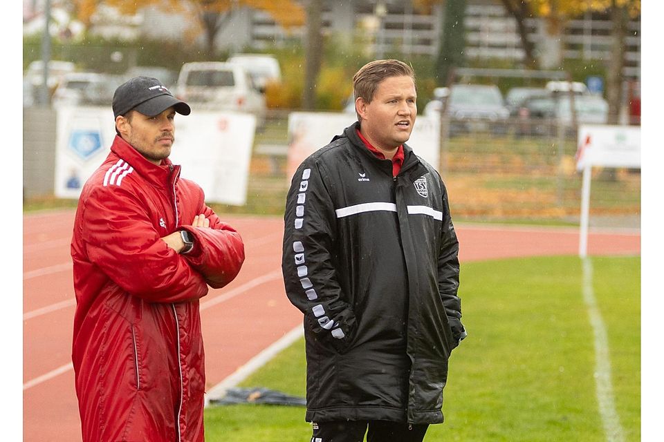 Im Saisonendspurt geht dem Team des Oberaltinger Trainer Manuel Feicht (links) die Luft aus.
