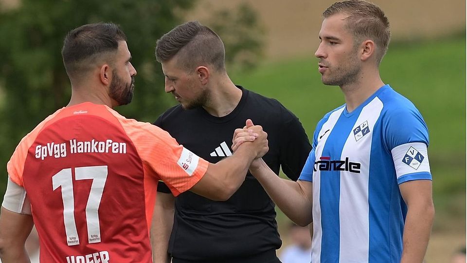 Max Zeller (re.) wird erst nach der Winterpause wieder angreifen können.