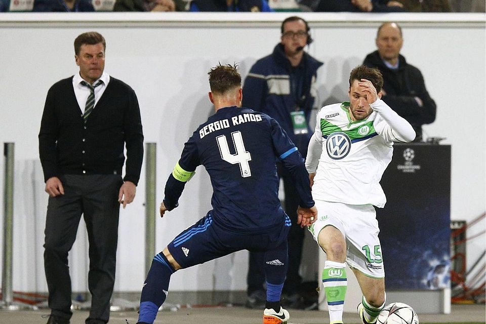 In der Champions League gelang ihm mit dem VfL Wolfsburg ein Überraschungs-Coup gegen Real Madrid: Christian Träsch (r.) im Zweikampf mit Welt- und Europameister Sergio Ramos.