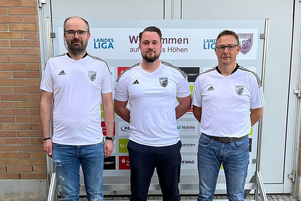 Jung und engagiert: Daniel Vöhringer (Mitte) bleibt Trainer der zweiten Mannschaft.
