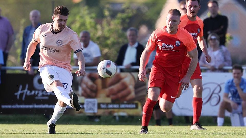 Giuseppe Burgio, hier noch im Trikot des SV Hummetroth im Pokalfinale gegen Brensbach, spielt nun für die FSV Erbach. (Archivfoto)	Foto: Joaquim Ferreira