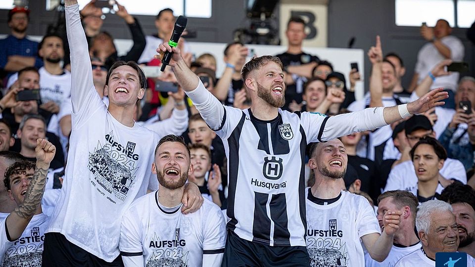 Der SSV Ulm hat als Aufsteiger die Meisterschaft in der 3. Liga gefeiert und marschiert direkt in die 2. Bundesliga durch. 