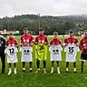 Fünf der sechs Neuen mit Manager Karl-Heinz Hofmann (li.) und Trainer Lorenz Kowalski (re.) 